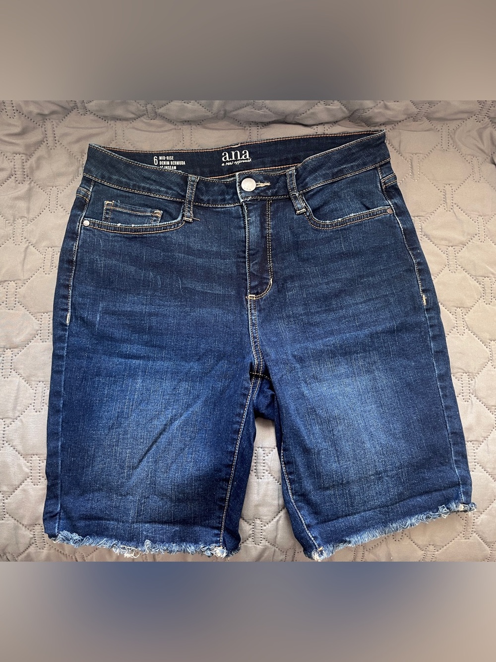 a.n.a Mid-Rise Denim Bermuda Shorts Raw Hem Dark Wash 6